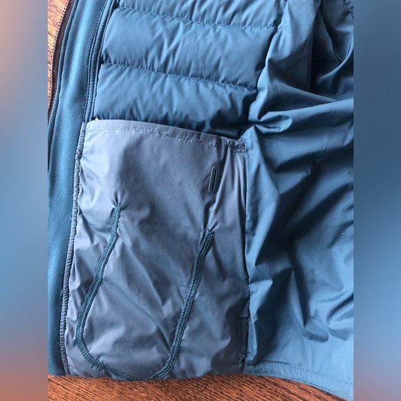 LULULEMON Down for it All running vest in green teal - Picture 10 of 11